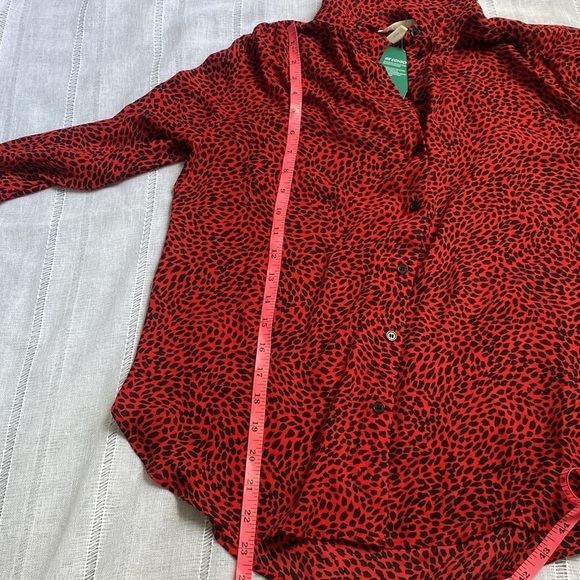 H&M NWTred cheetah print button down shirt. - Picture 10 of 10